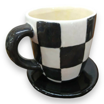 Taza de Cerámica con Diseño de Cuadros Blanco y Negro