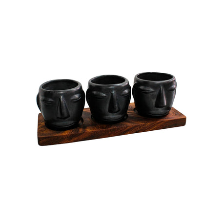 juego de 3 vasos de barro con cara de 250ml (8.4oz) y base de madera parota