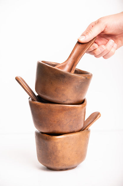 Juego de 3 Salseras de barro negro con cucharas de barro