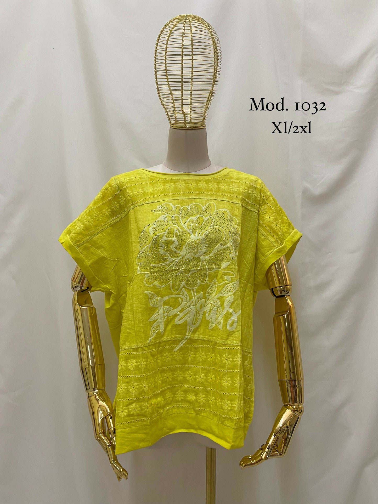 Playera Dibujo Flores Pedrería