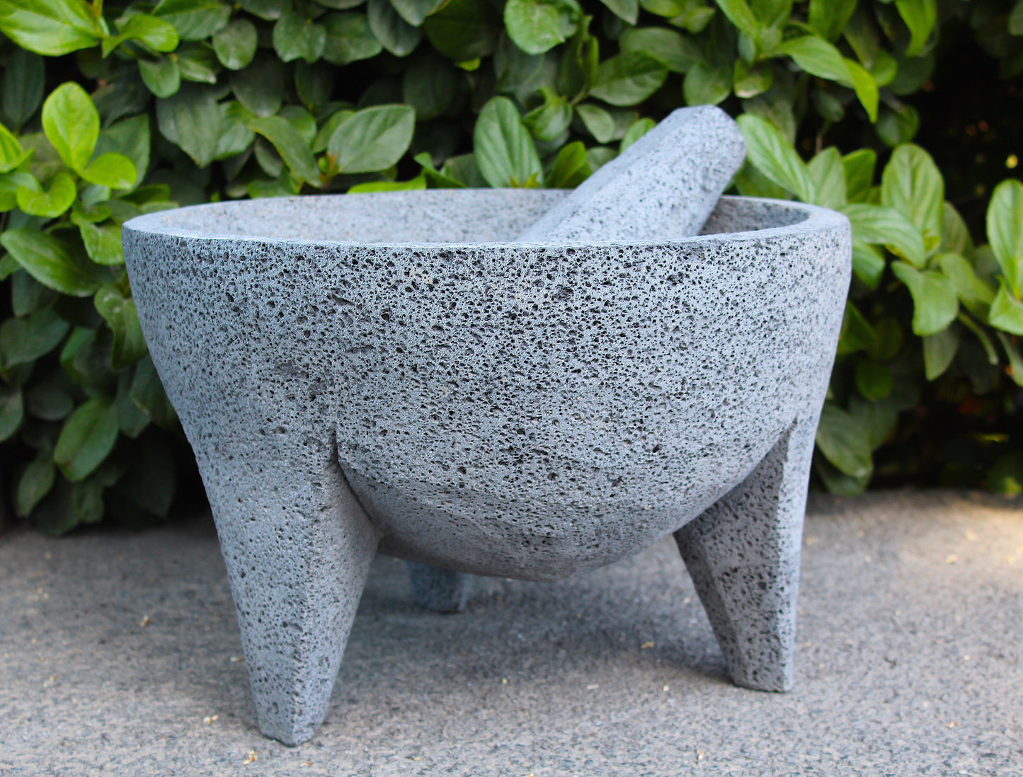 Molcajete Gigante Jumbo con 39cm/15.3in de Diámetro 8L (270.5oz) de salsa Excelente opción para Restaurantes