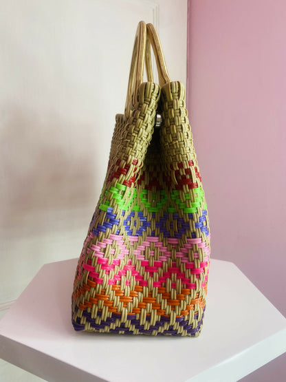 Bolsa artesanal Mediana con asa de madera (café, rojo, verde)