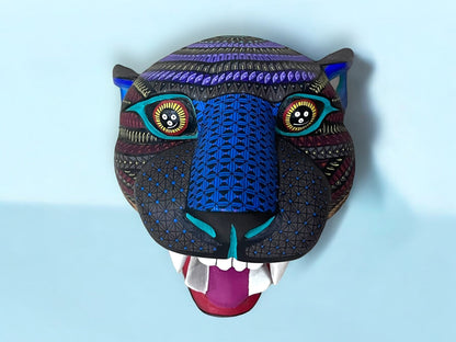 Máscara Artesanal de Jaguar Azul: Arte en Alebrije