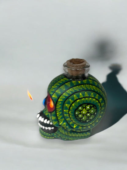 Calavera Alebrije Verde con Botella de Vidrio con mezcal
