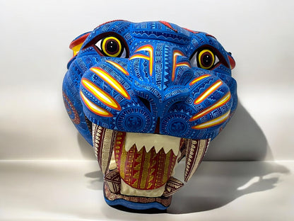 Máscara Artesanal de Jaguar: Obra Maestra de Alebrijes