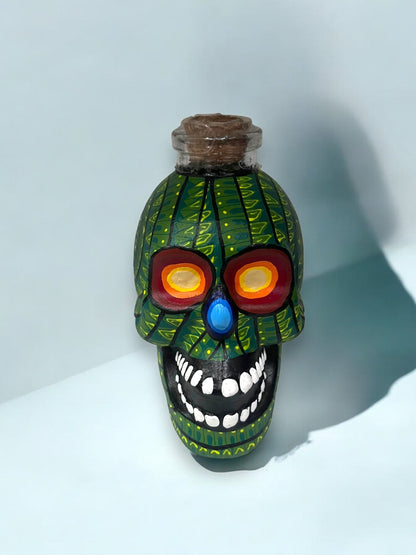Calavera Alebrije Verde con Botella de Vidrio con mezcal