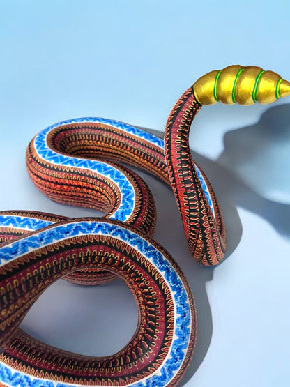 Figura de Alebrije: Serpiente Colorida