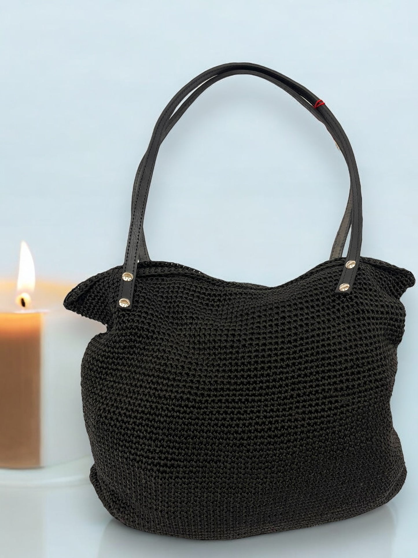 Bolso de Mano Tejido en Negro