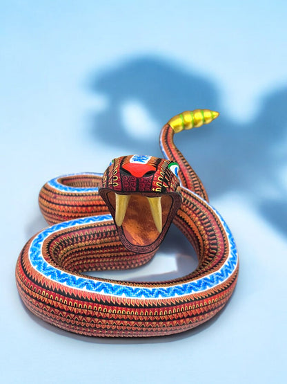 Figura de Alebrije: Serpiente Colorida