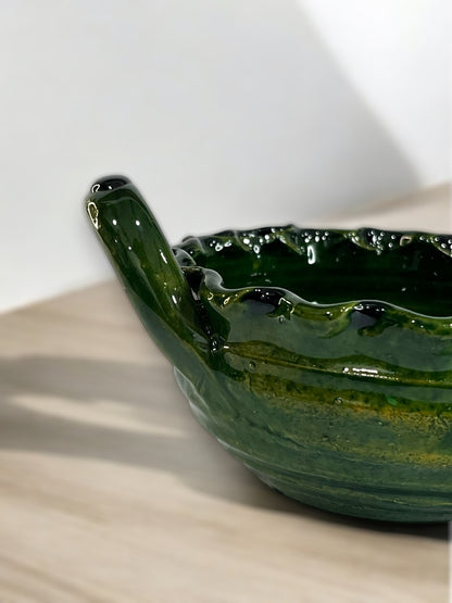 Tazón de Barro Vidriado Verde con Asas
