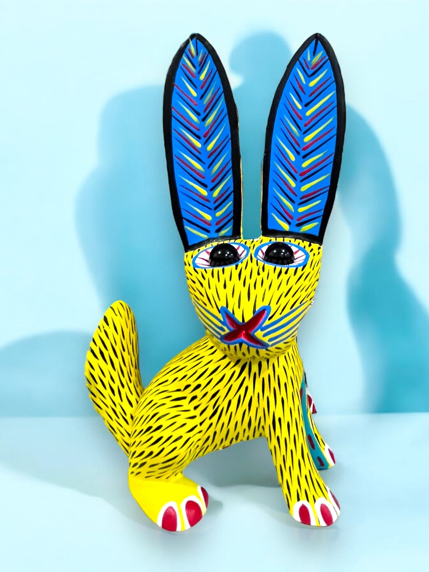 Conejo Alebrije Amarillo con Orejas Azules