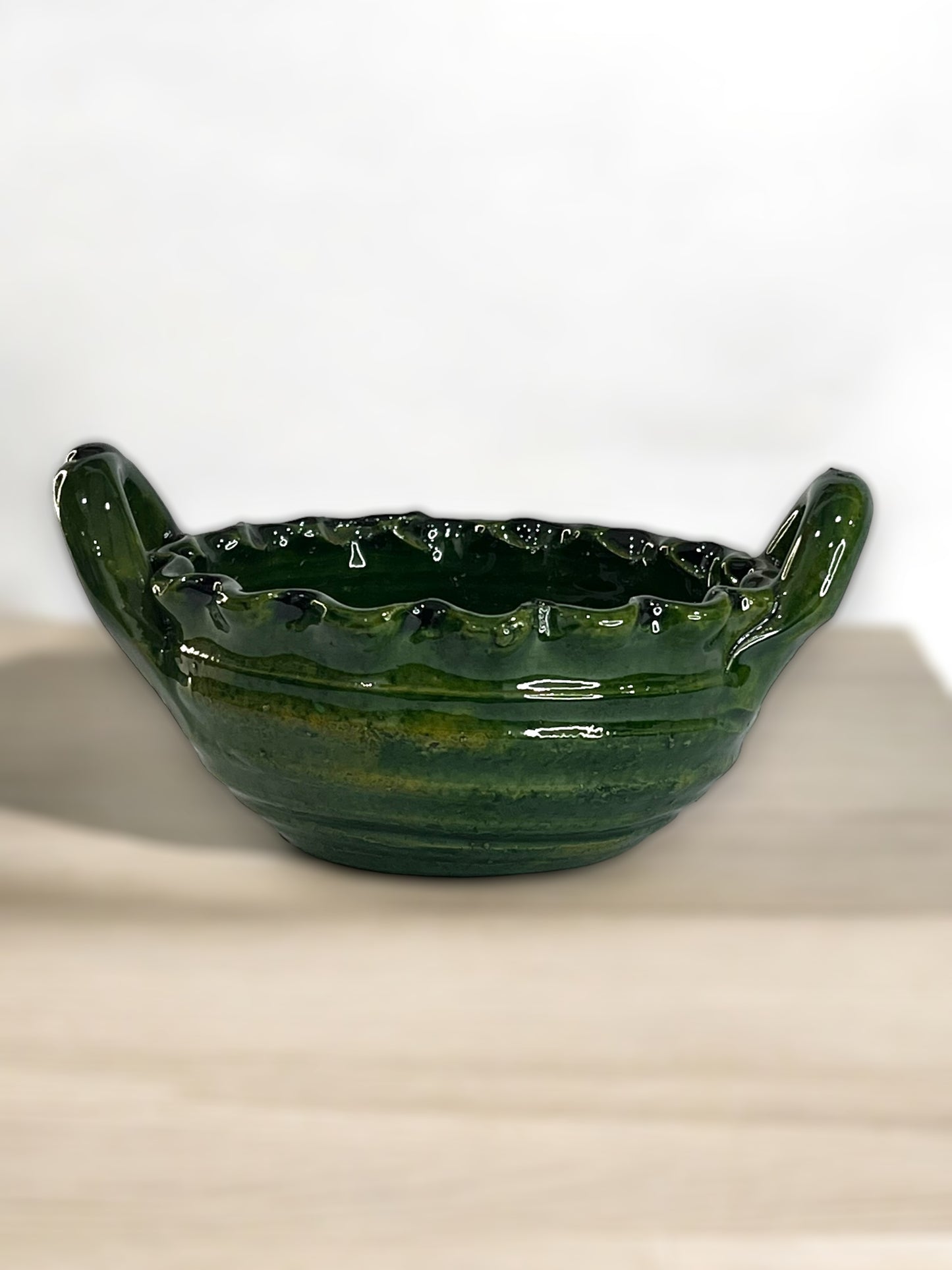 Tazón de Barro Vidriado Verde con Asas