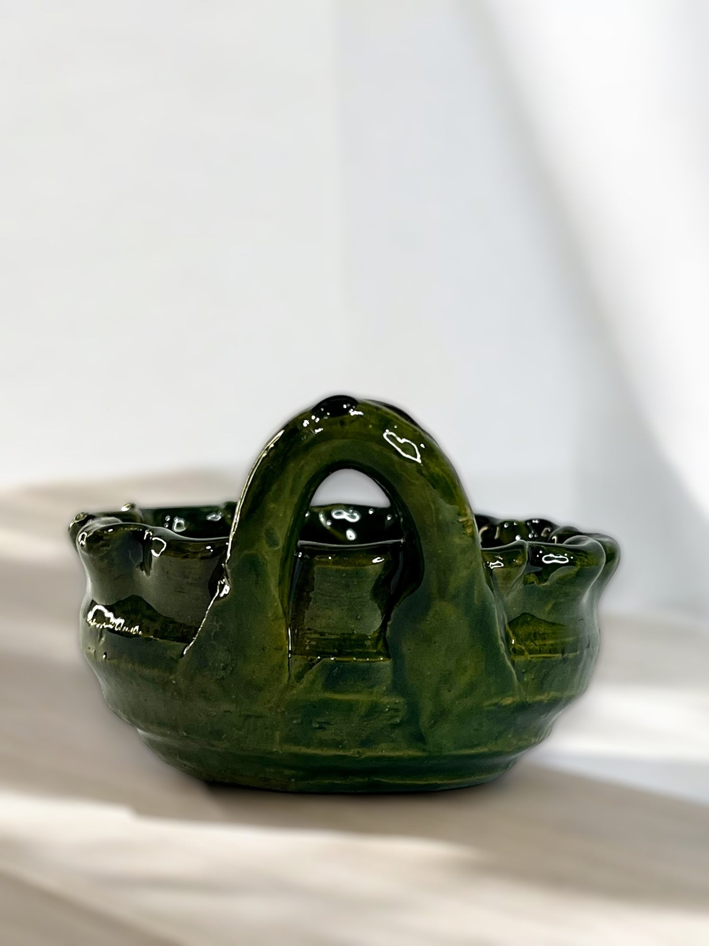 Tazón de Barro Vidriado Verde con Asas