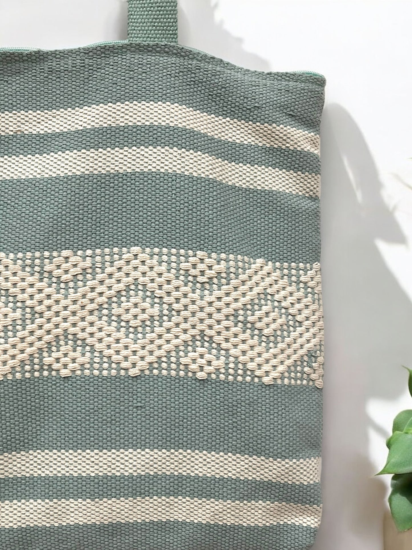 Bolso Tote Artesanal con Flecos