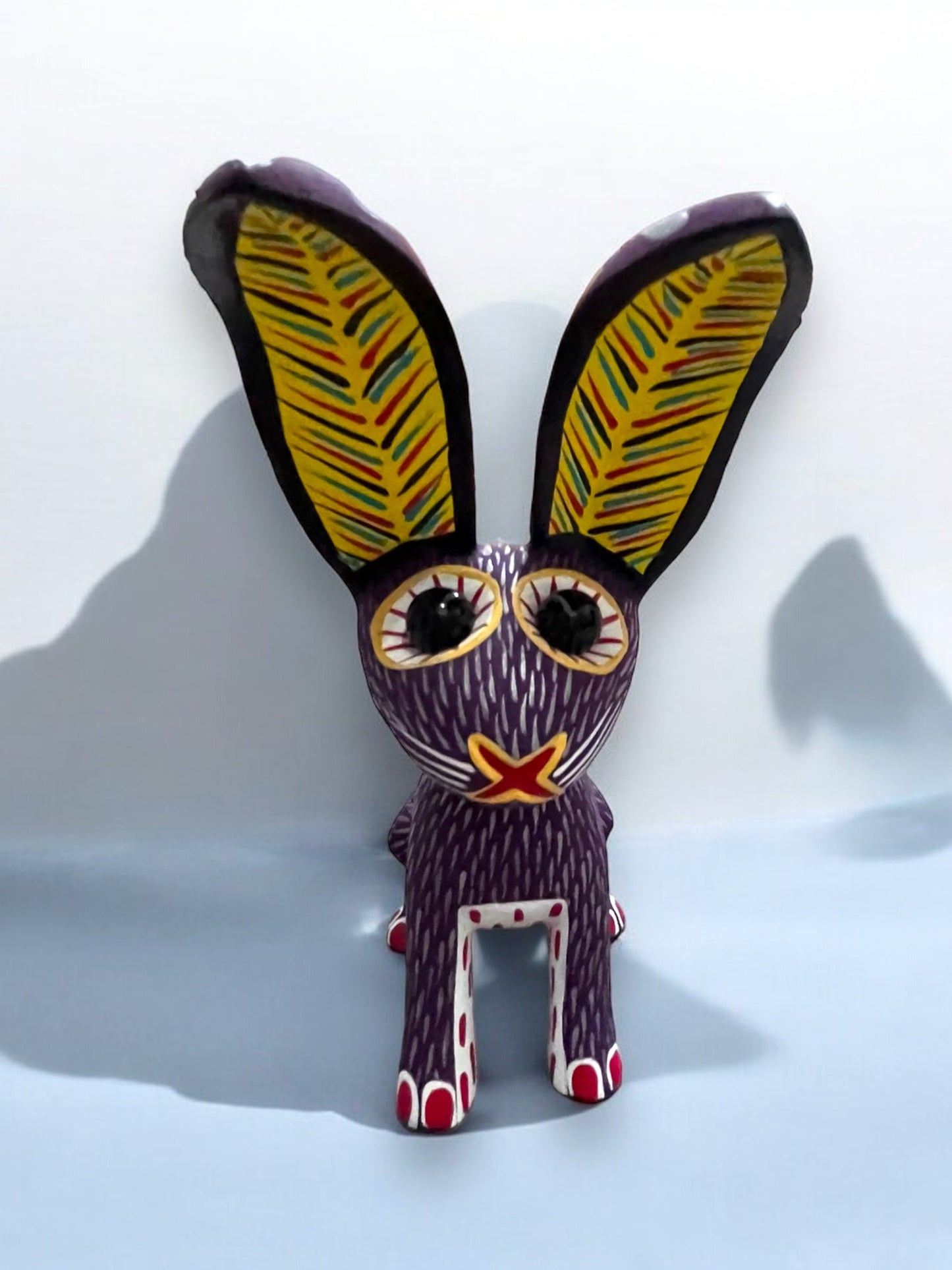 Conejo Alebrije Morado con Orejas Amarillas