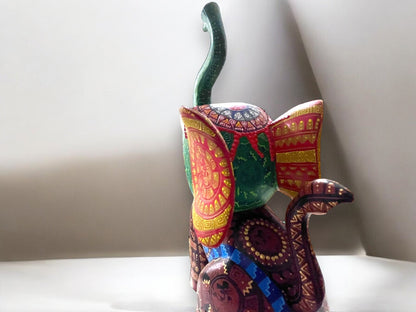 Elefante de Alebrije Colorido y Detallado