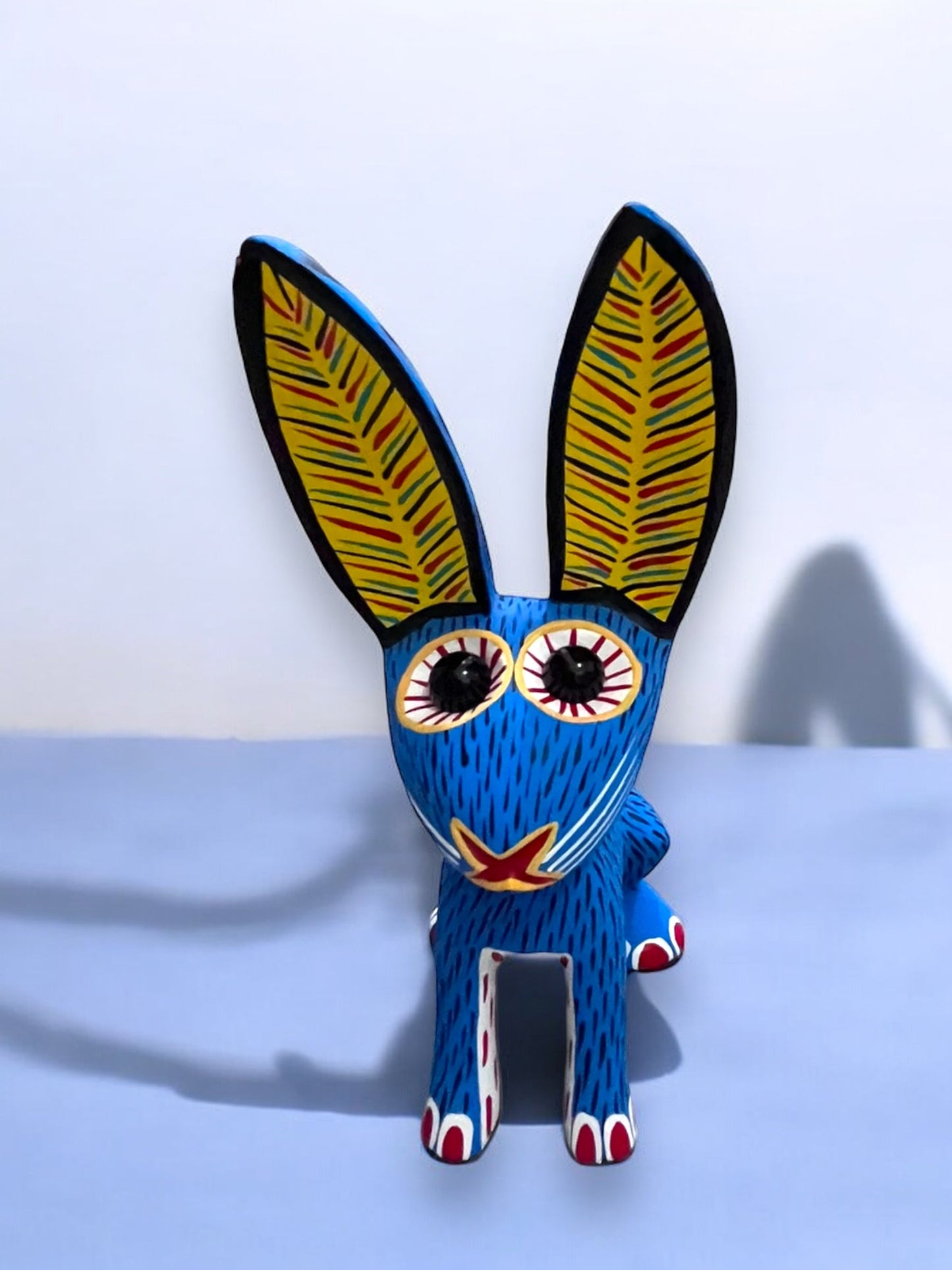 Conejo Alebrije Azul con Orejas Amarillas