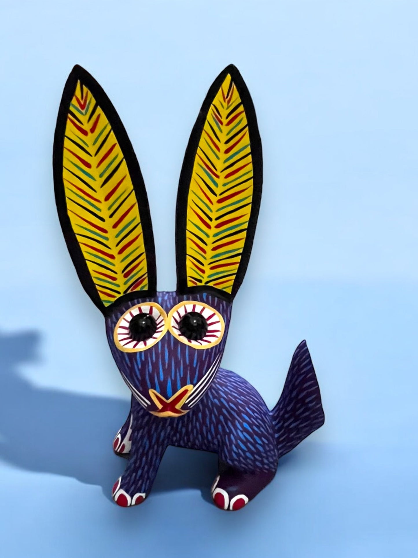 Conejo Alebrije Morado con Orejas Amarillas