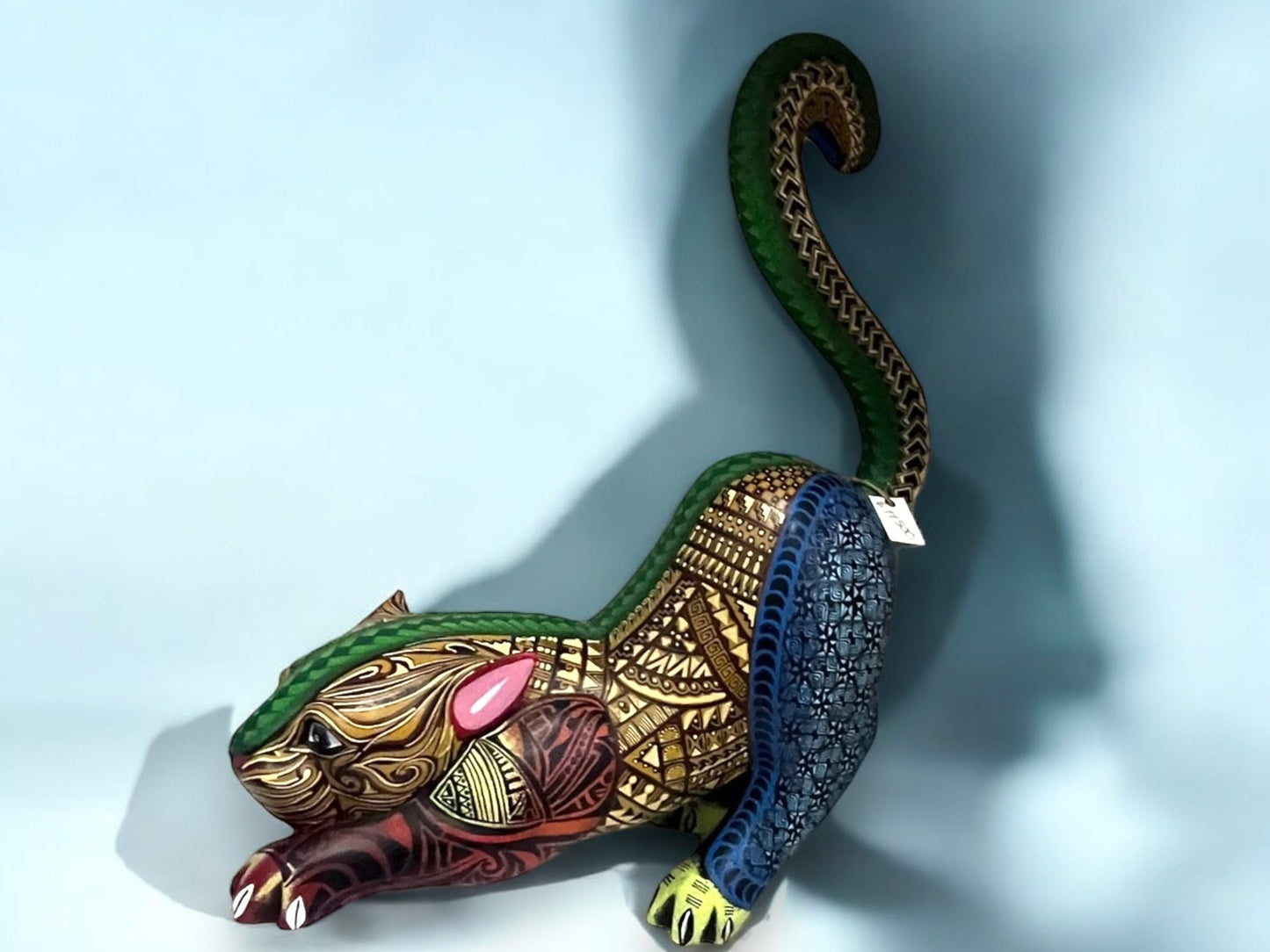 Alebrije de Puma en Posición de Caza