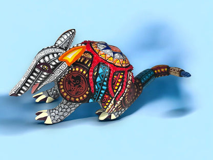 Armadillo en Tonos Grises y Multicolor