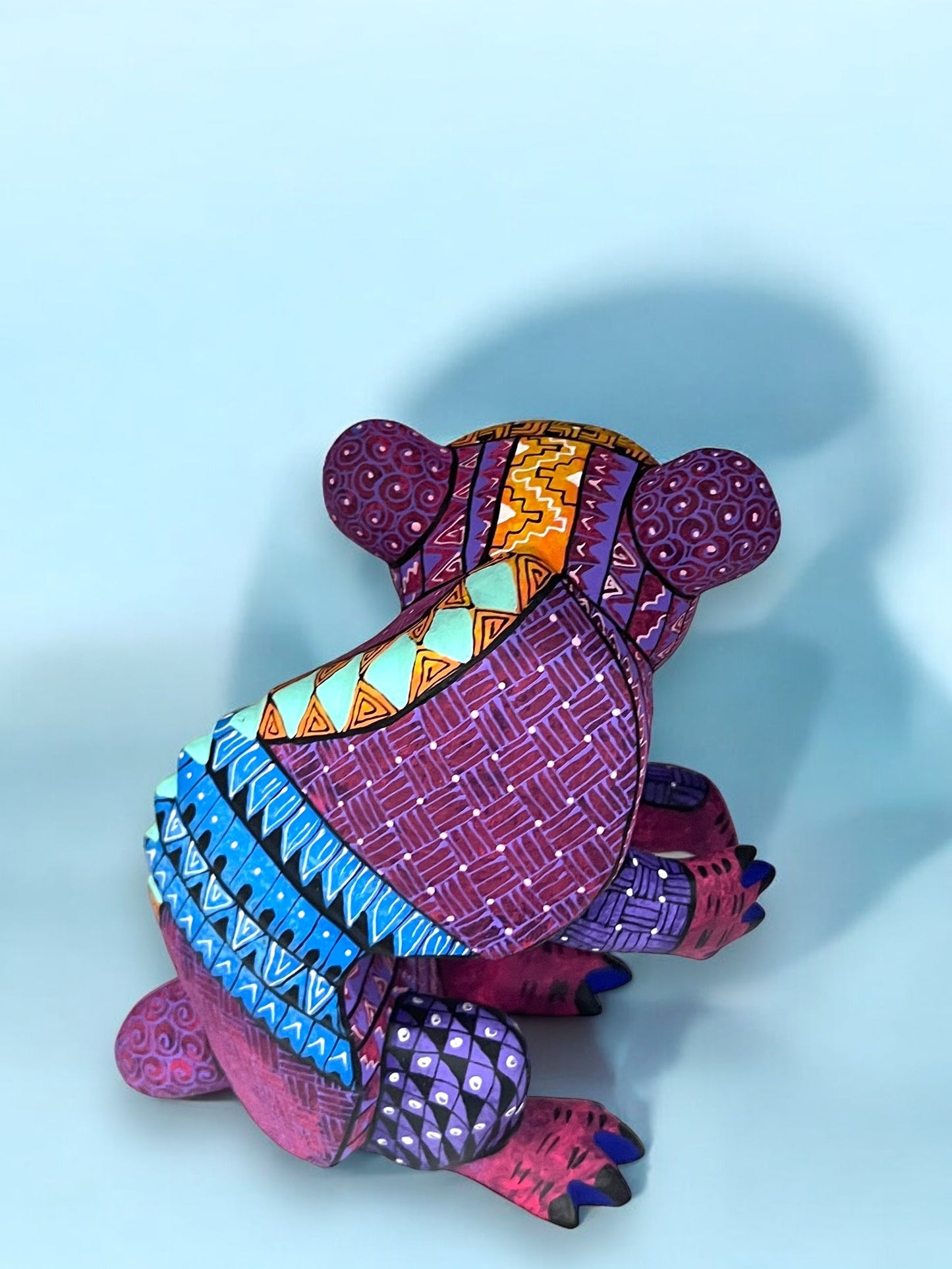 Alebrije de Oso en Postura Reposada con Colore