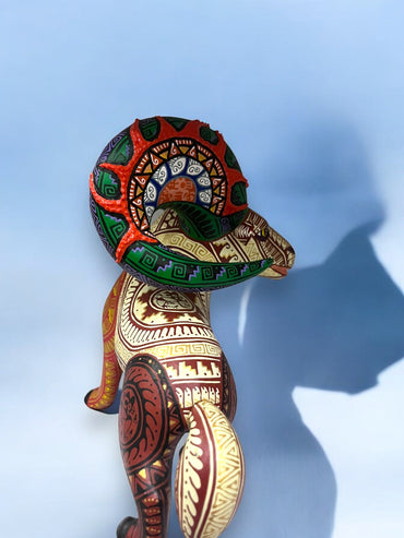 Alebrije de Carnero con Cuernos Verdes y Detalles Dorados