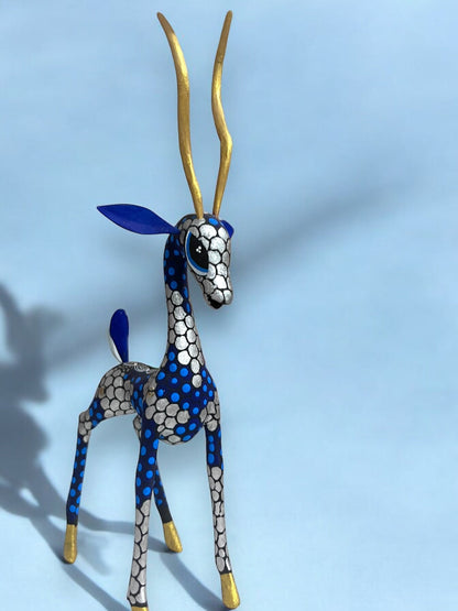 Alebrije Gacela Pintada a Mano color metalico