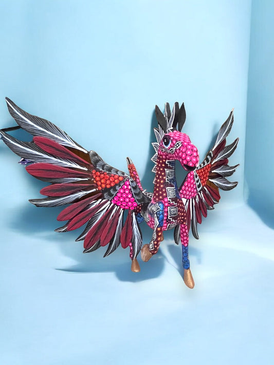 Alebrije de Caballo Alado con Detalles Rojos y Negros