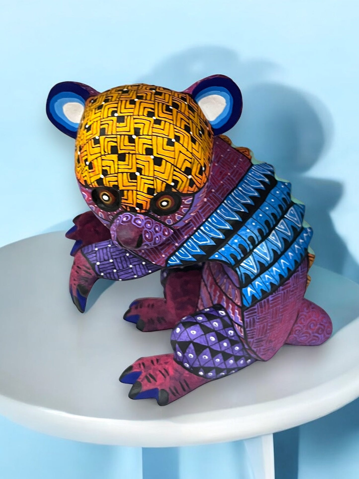 Alebrije de Oso en Postura Reposada con Colore