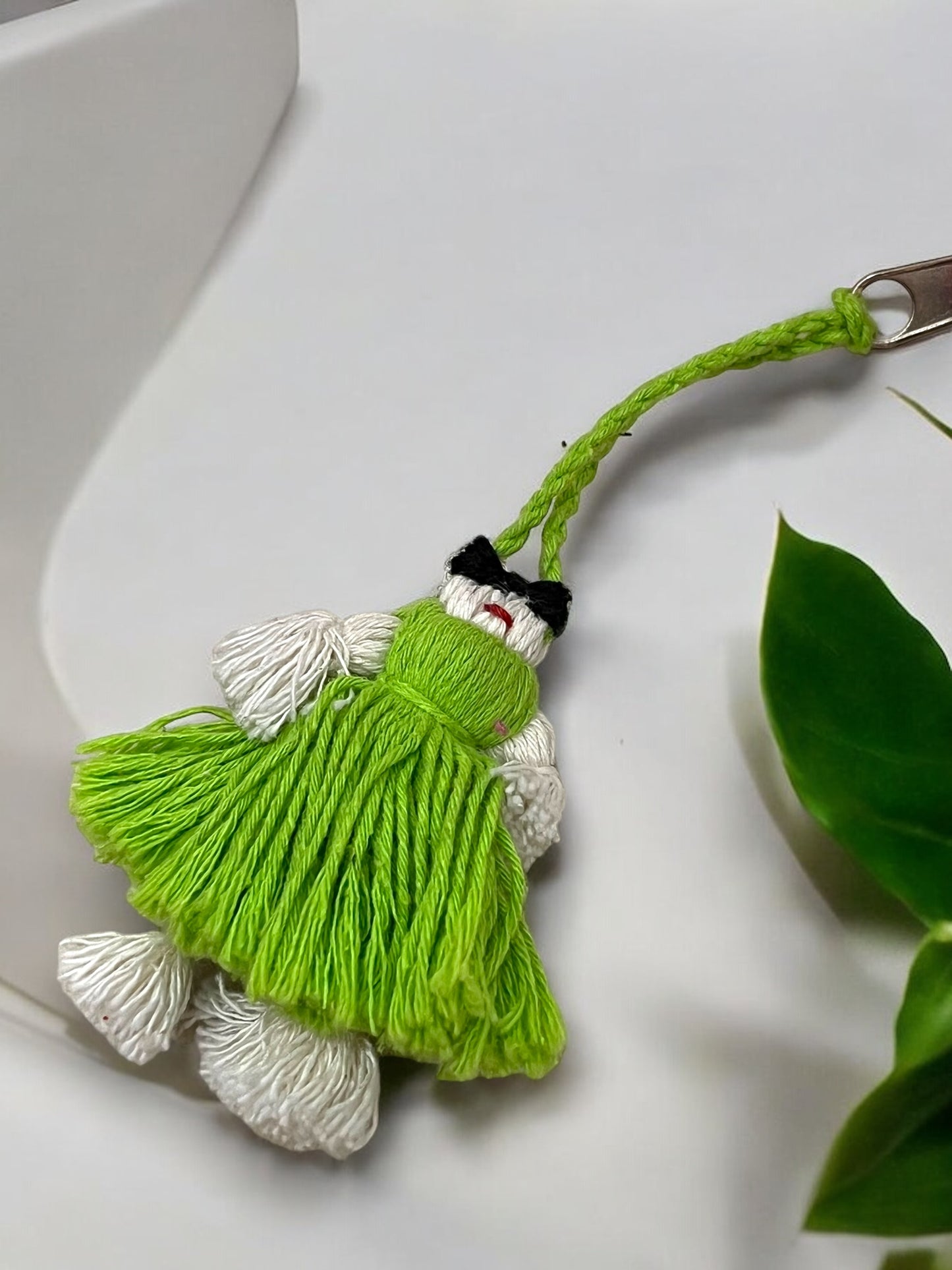 Bolsa Tejida a Mano en Verde, Negro y Blanco