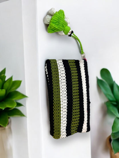 Bolsa Tejida a Mano en Verde, Negro y Blanco