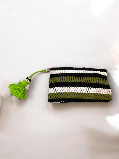 Bolsa Tejida a Mano en Verde, Negro y Blanco