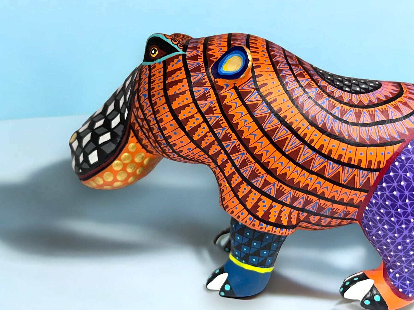 Alebrije de Hipopótamo de Colores Brillantes