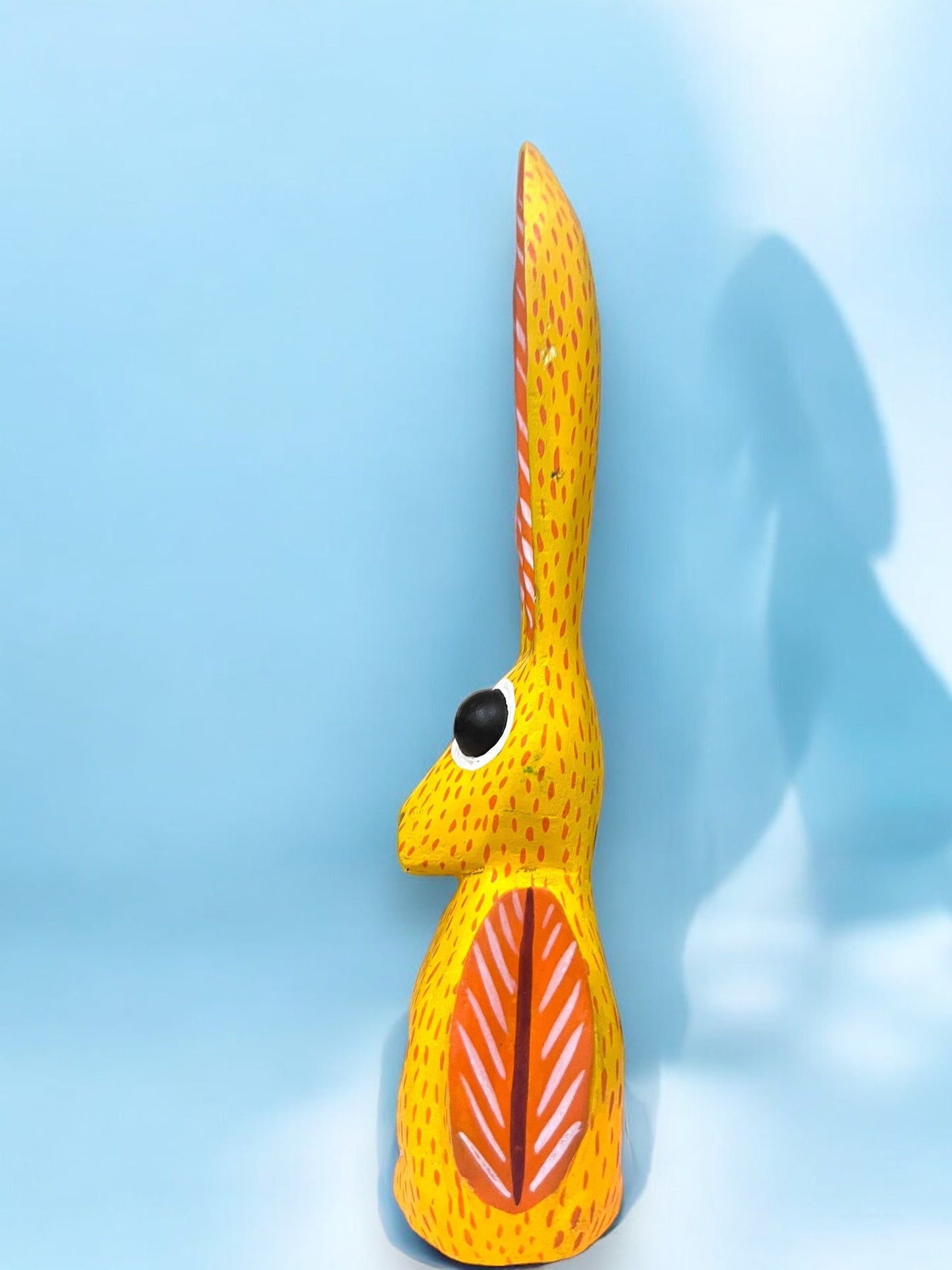 Alebrije de Conejo Amarillo con Orejas Largas