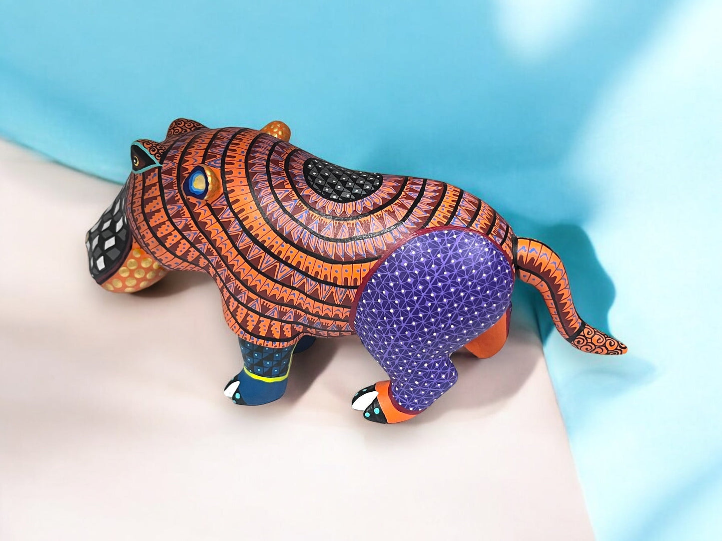 Alebrije de Hipopótamo de Colores Brillantes