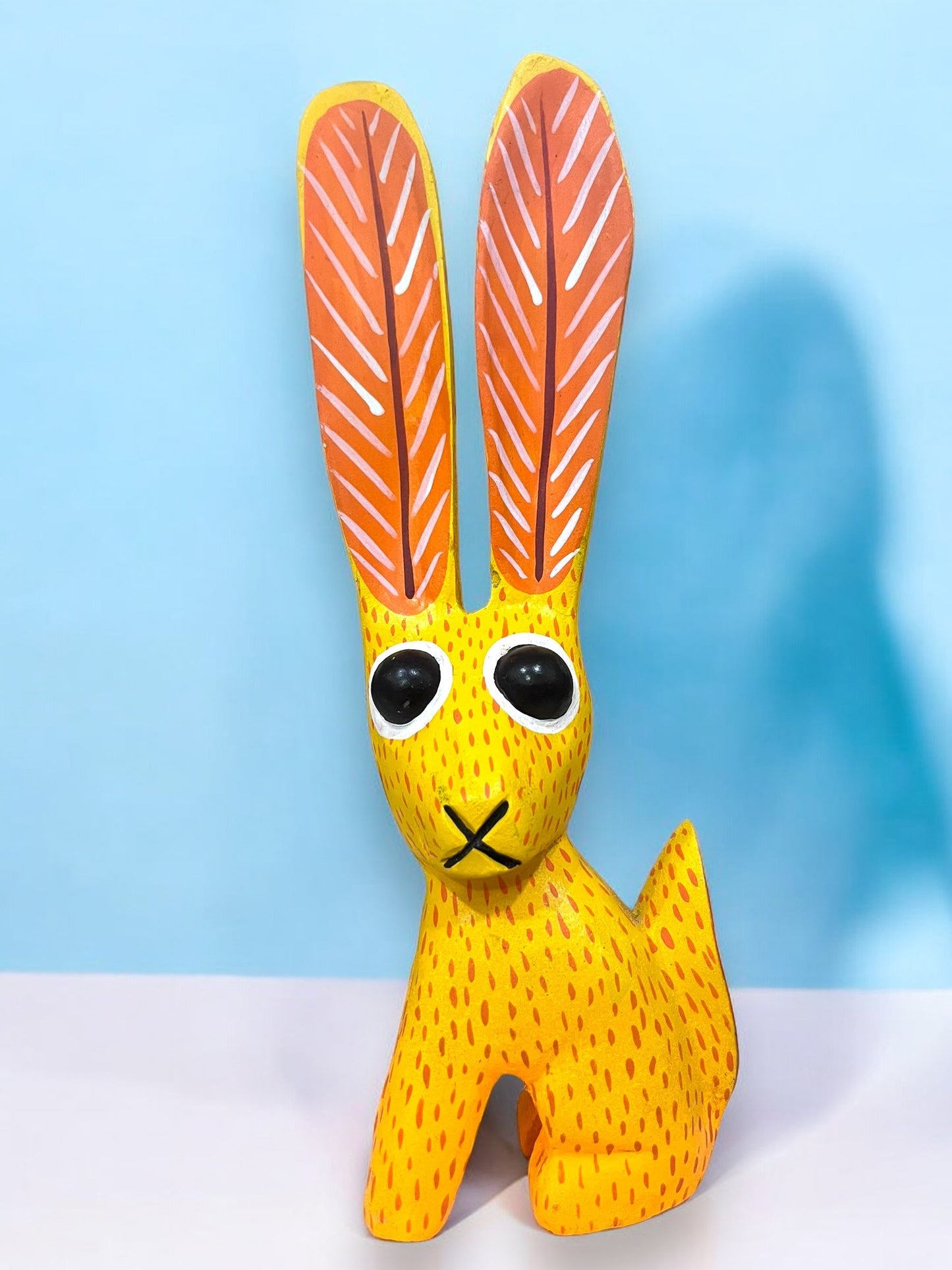 Alebrije de Conejo Amarillo con Orejas Largas