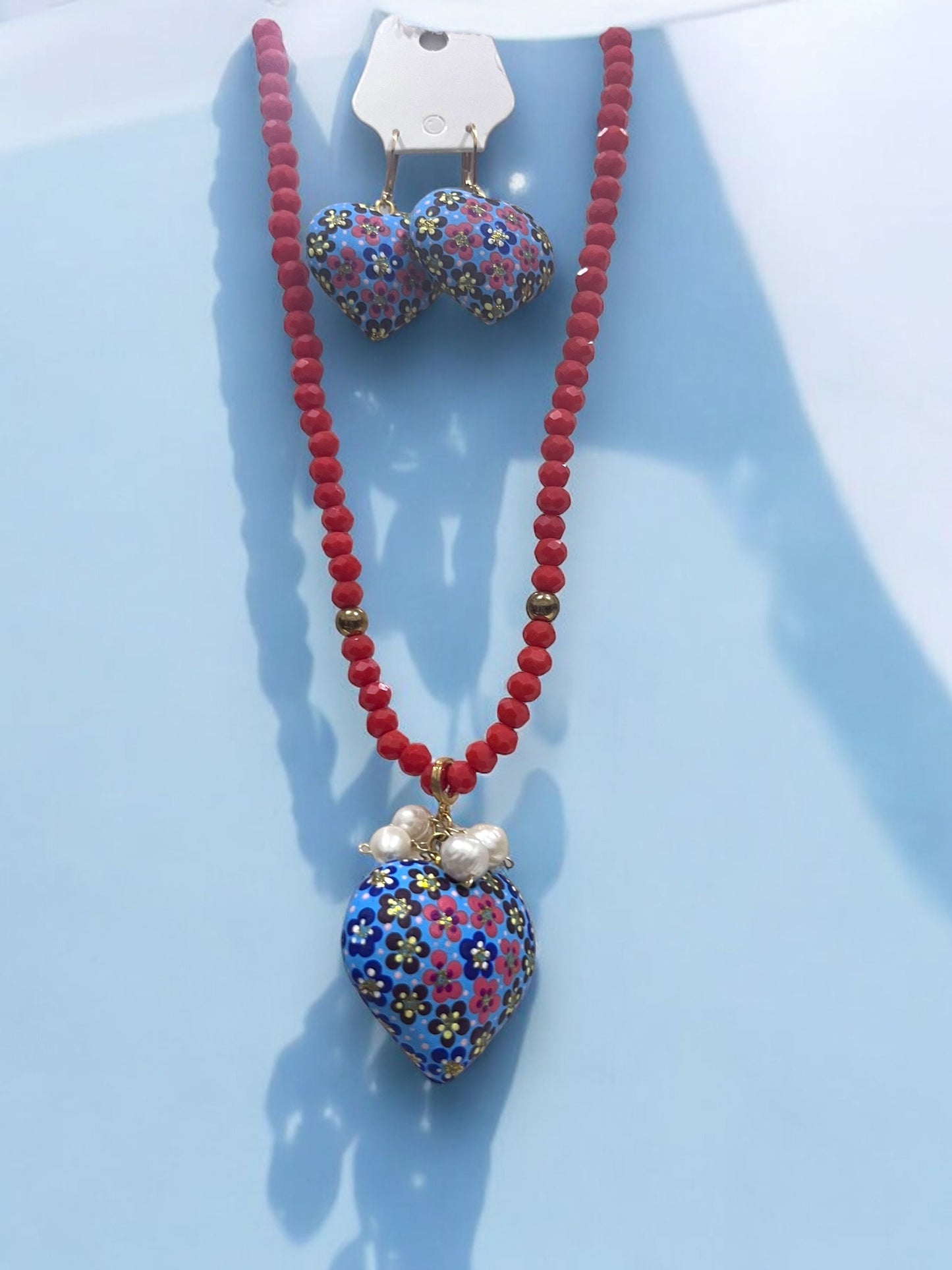 Set de Collar y Aretes con Dijes de Corazón Floral