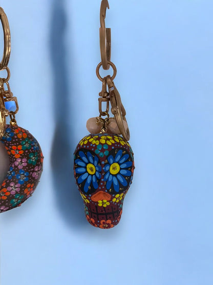 Llavero Artesanal de Calavera Floral Detallada