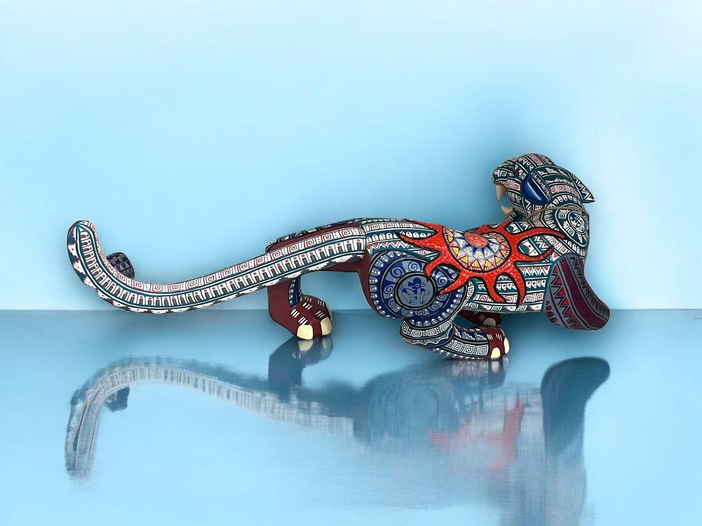 Alebrije de Jaguar con Detallado Diseño Geométrico