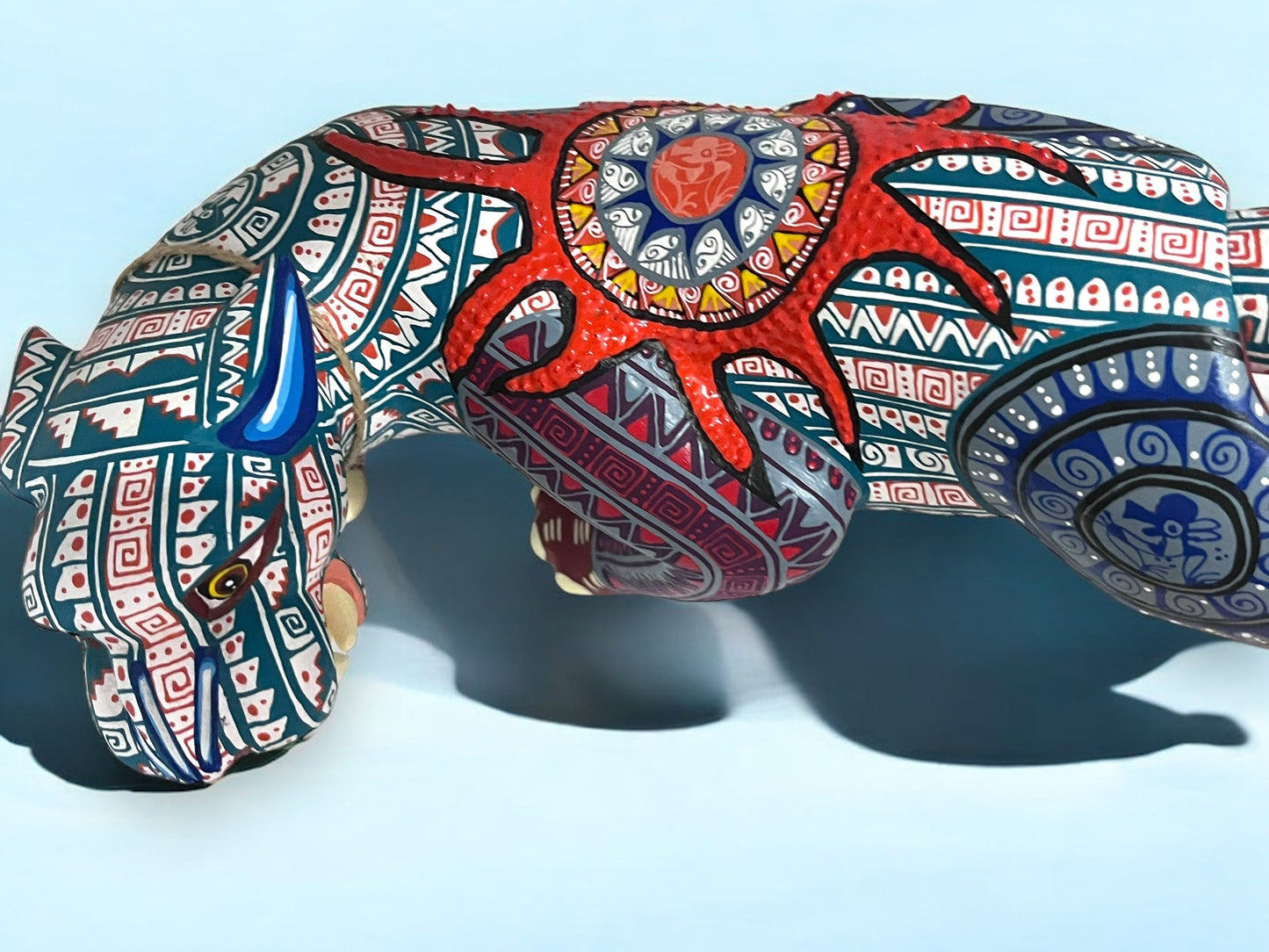 Alebrije de Jaguar con Detallado Diseño Geométrico