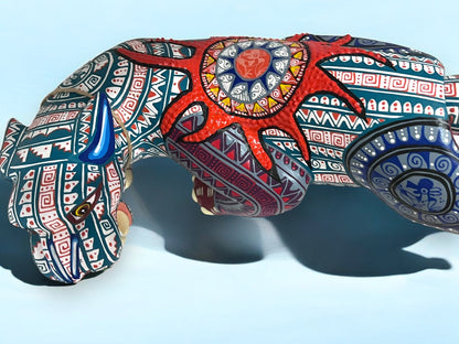 Alebrije de Jaguar con Detallado Diseño Geométrico