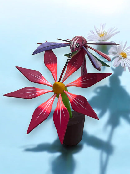 figura de madera de Colibrí con Flor Alebrije
