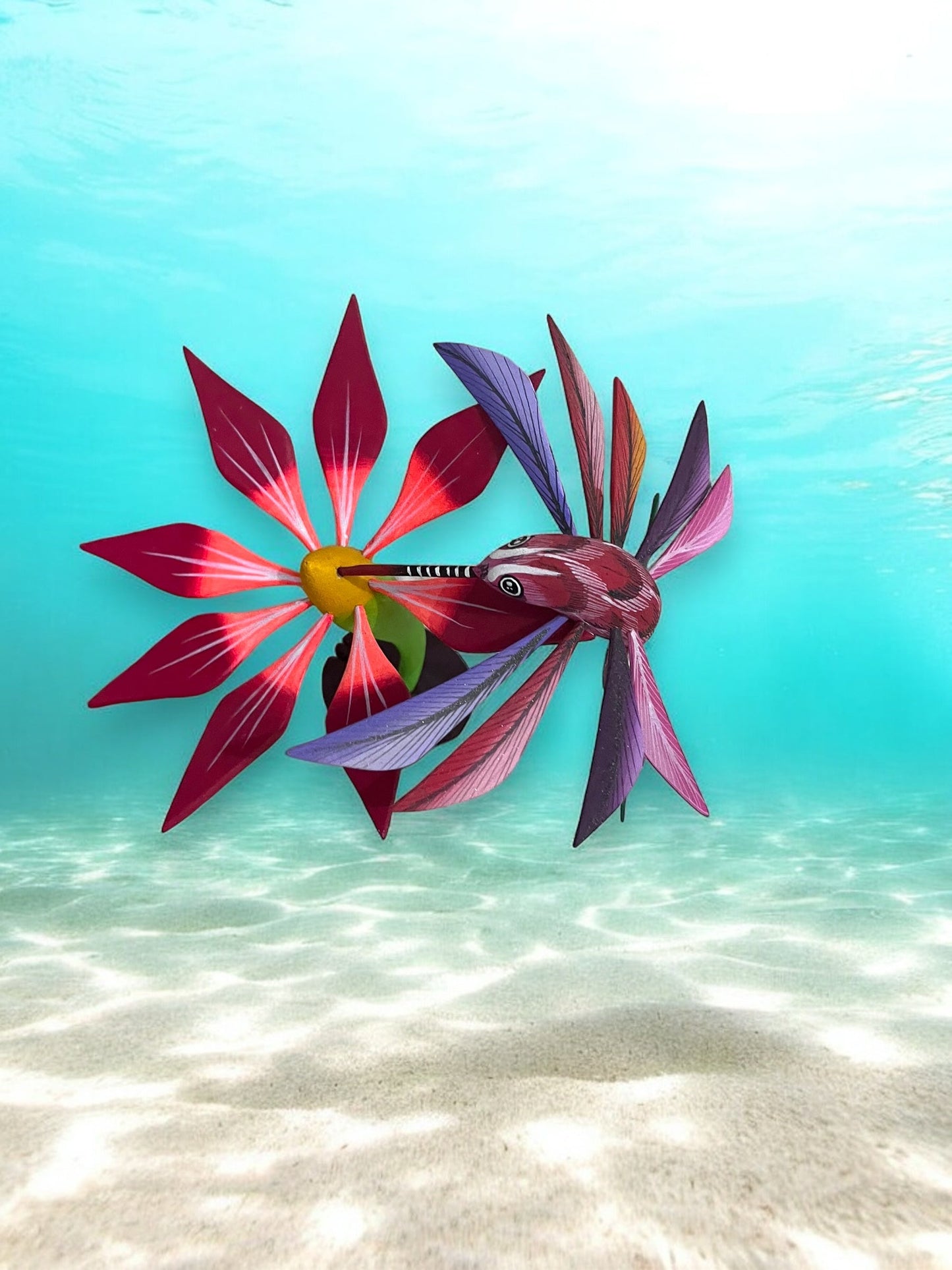 figura de madera de Colibrí con Flor Alebrije