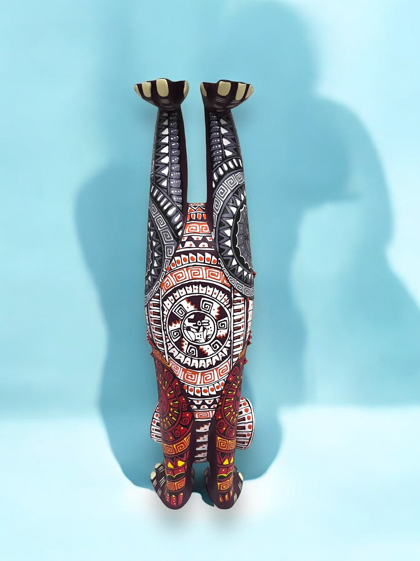 Tallado de Mono Alebrije en Postura de Equilibrio