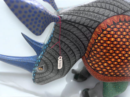 figura de madera de Rinoceronte Alebrije