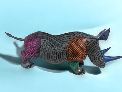 figura de madera de Rinoceronte Alebrije