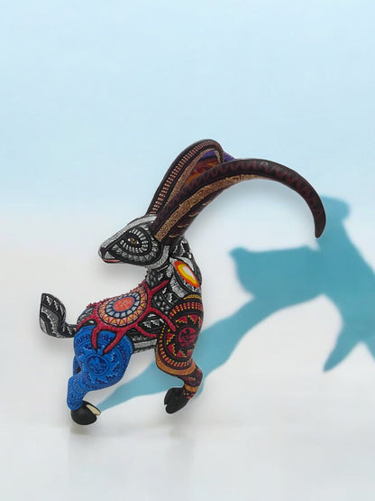 figura de madera de Cabra Alebrije