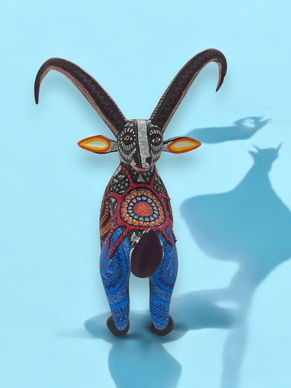figura de madera de Cabra Alebrije