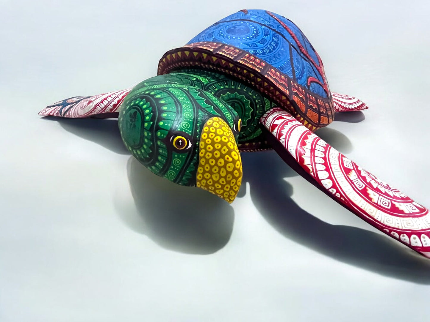 Alebrije de Tortuga Marina con Detalles Intrincados