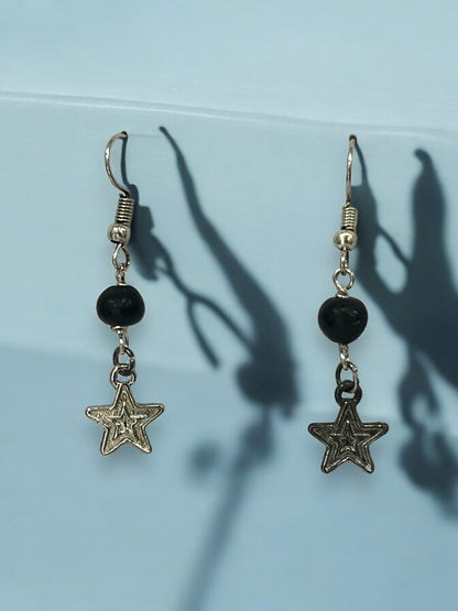 Aretes Colgantes con Estrella Plateada